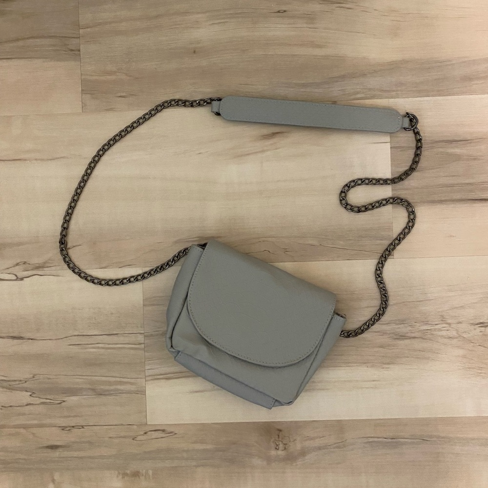 Mossimo Supply Co. Gray Crossbody Bag